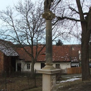 Pohled na sloup se sochou 1722