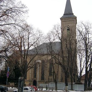 Kostel Matky Boží na Náměti, Z období konce 14. století pochází kostel Matky Boží na Náměti, vybudovaný na místě rudokupeckého trhu. V tomto kostele je pohřben význačný český malíř Petr Brandl.