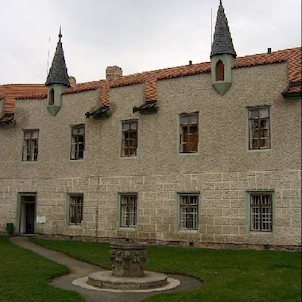 Žleby B7