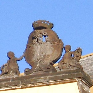 Zámek, Detail výzdoby zámeckého křídla