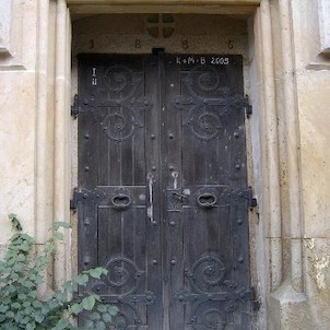 Vchod do kaple