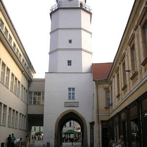 Dolná brána (městská věž)