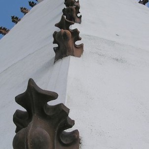 detail ozdob na věži