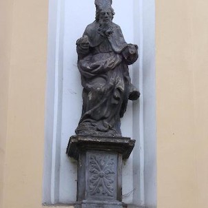 Výzdoba kostela, vnější barokní výzdoba kostela