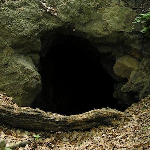 Čertova díra, Naučná stezka Přírodou a dějinami Oseka