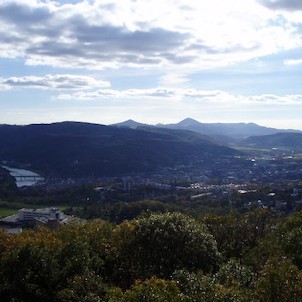 z rozhledny, Ústí nad Labem a Milešovské středohoří