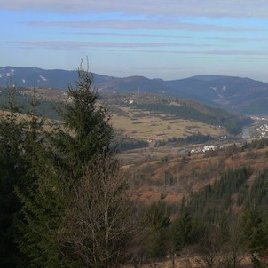 Pohľad z Jaseňa na dolný koniec Zborova